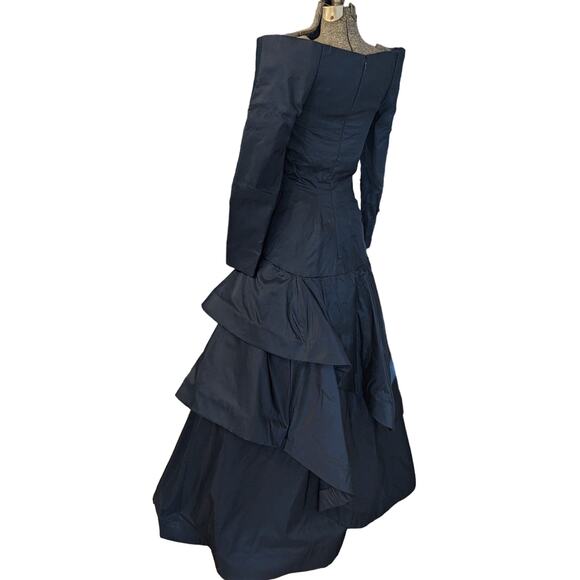 Scaasi Boutique Evening Gown
Vintage. Gorgeous Blue!! - Picture 2 of 12